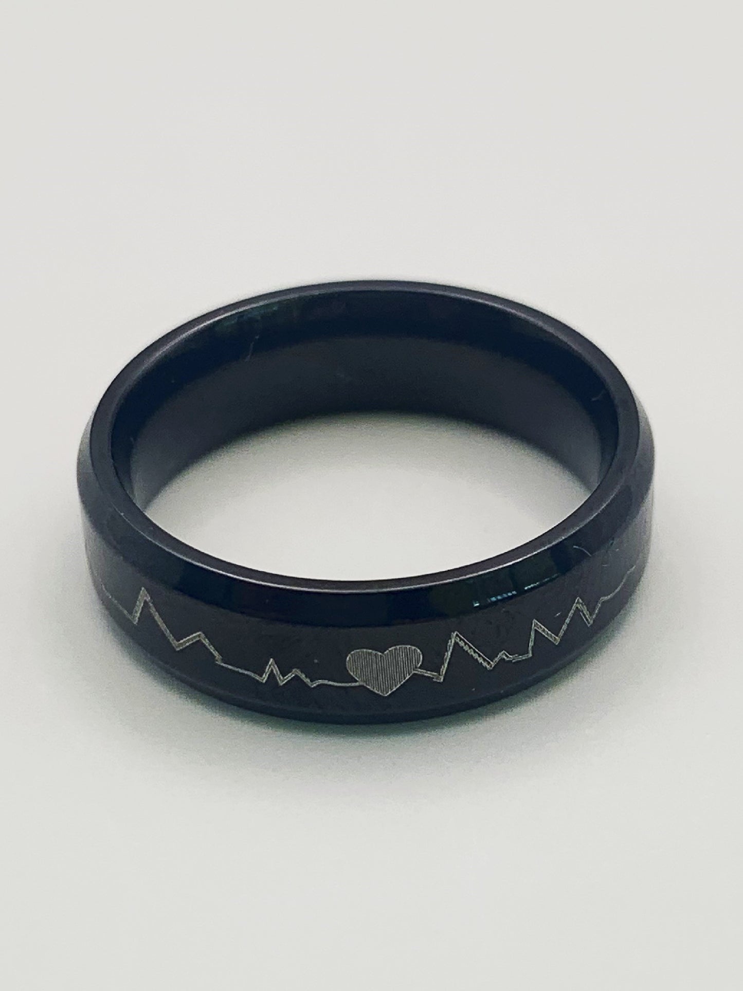 6mm Black Heart Wave Band Ring in Stainless Steel